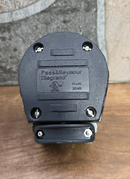 NEMA 14-30P/14-50P 125/250v Plug Macho Seymour